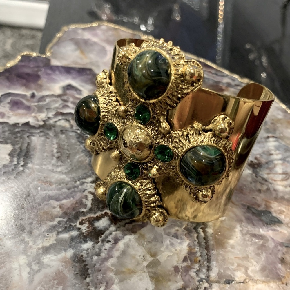 NIQUEA.D Cuff Bracelet